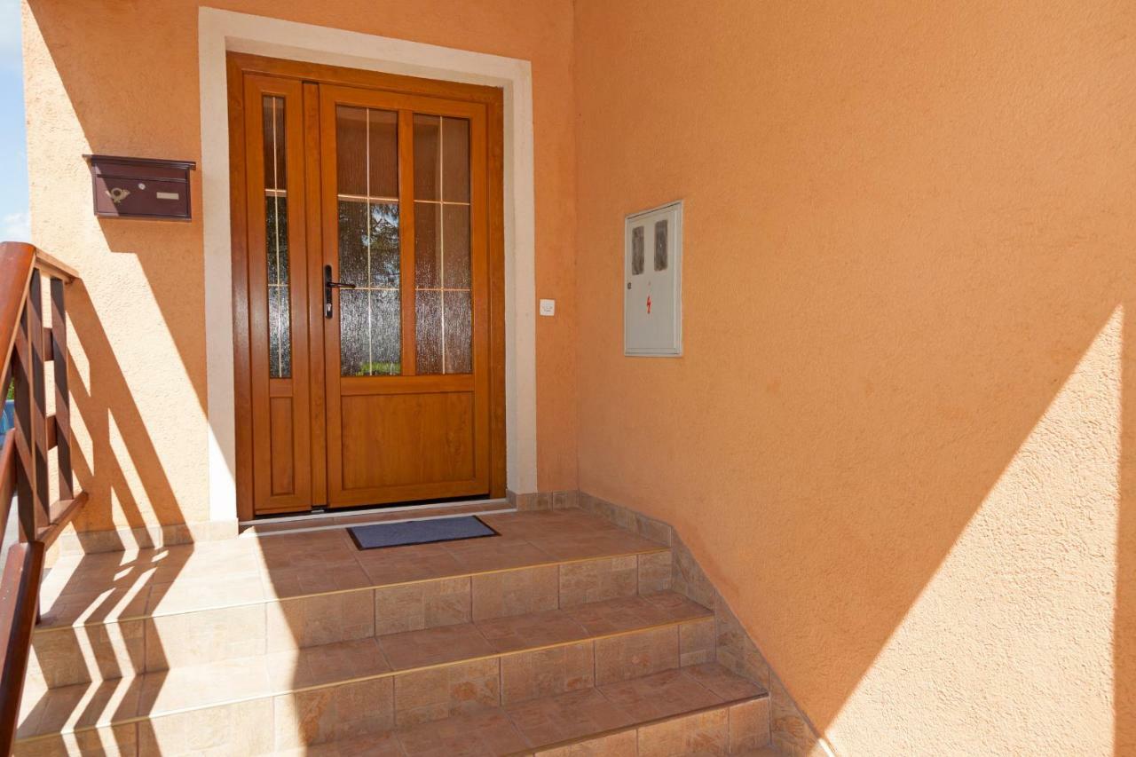 Apartment Majetic Gornji Vaganac Kültér fotó